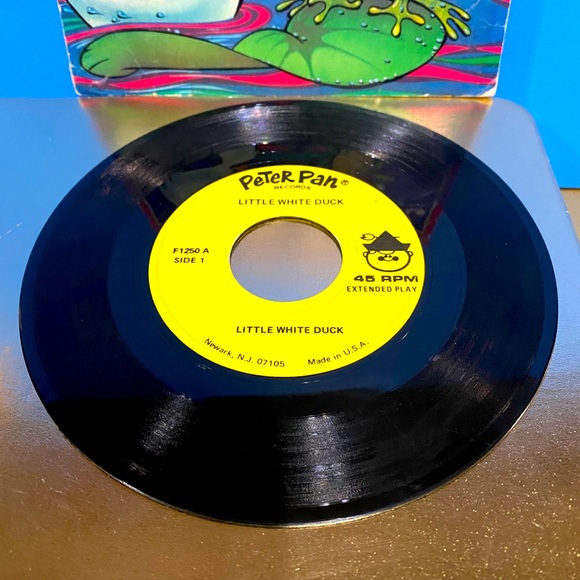 PETER PAN RECORD VINTAGE THE LITTLE WHITE DUCK VINYL 7” RECORD 4 FAVORITE SONGS - Picture 13 of 14